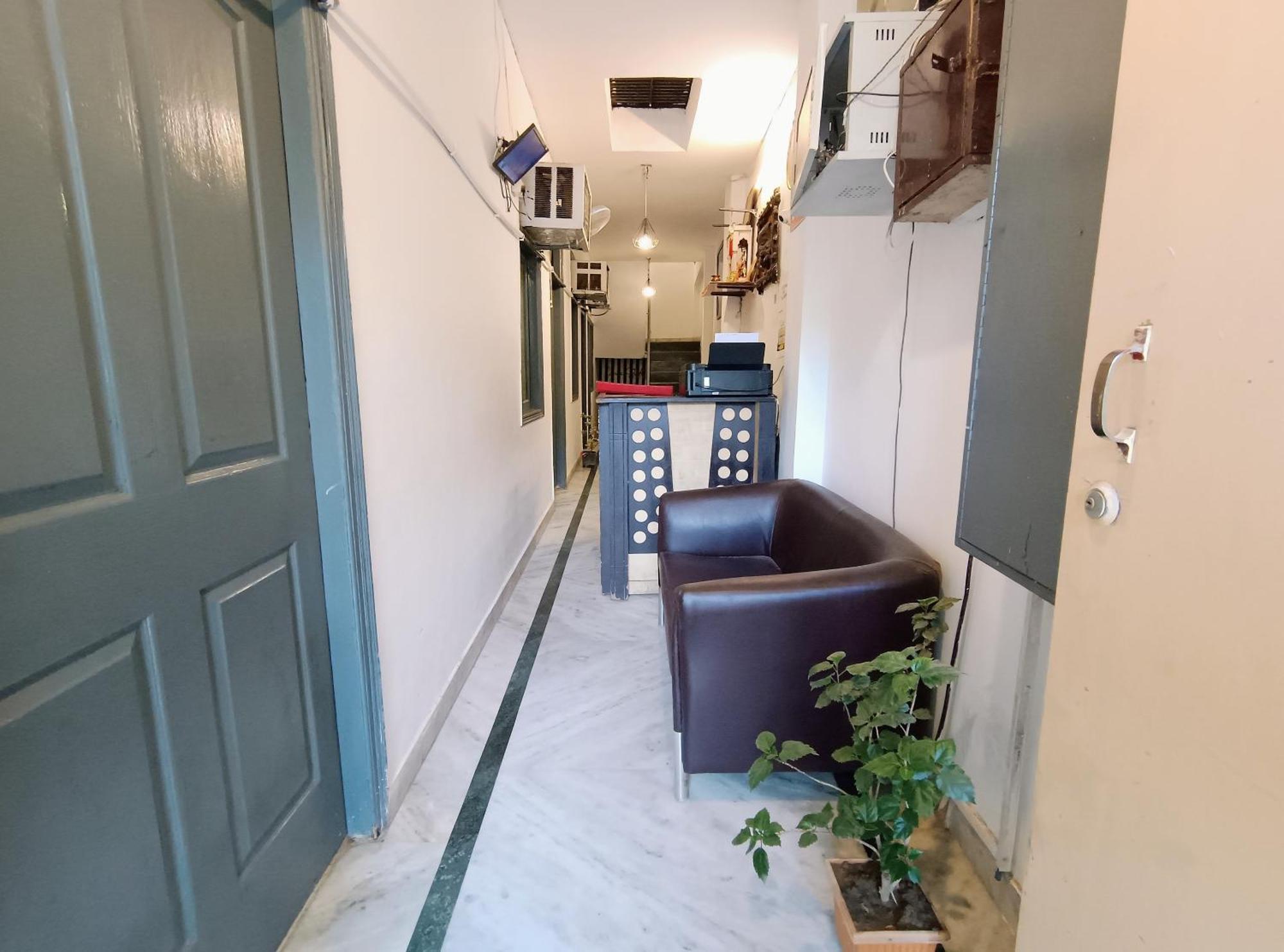 Hauz Khas View Hotel New Delhi
