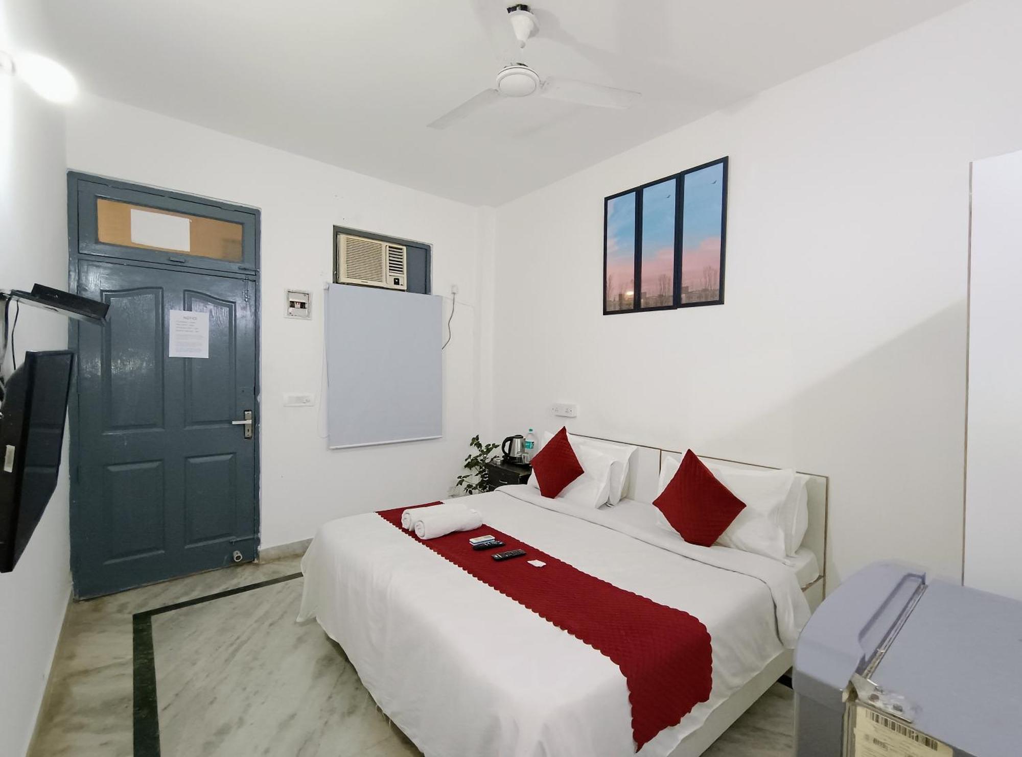 Hauz Khas View 3* New Delhi